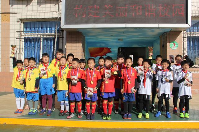 徐杰三双广东险胜北控 郭昊文24分同曦胜新疆