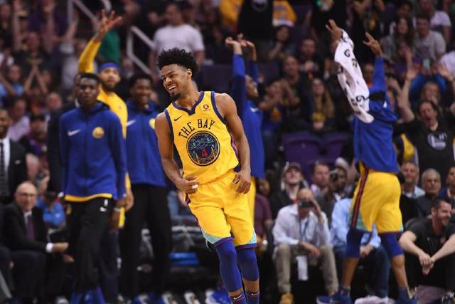 拉文36分公牛力克绿军3连胜 篮网送猛龙6连败