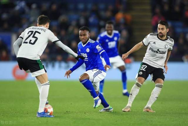 英格兰联赛杯8强赛 远藤航被利物浦评为队内最佳